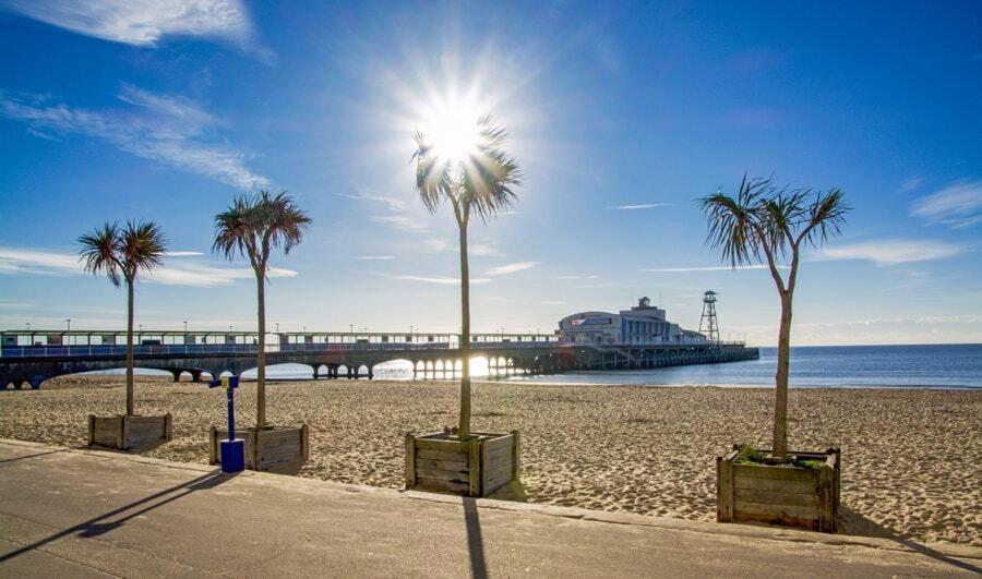 Stunning Beach Themed 2 Bed Apartment Bournemouth Exterior foto